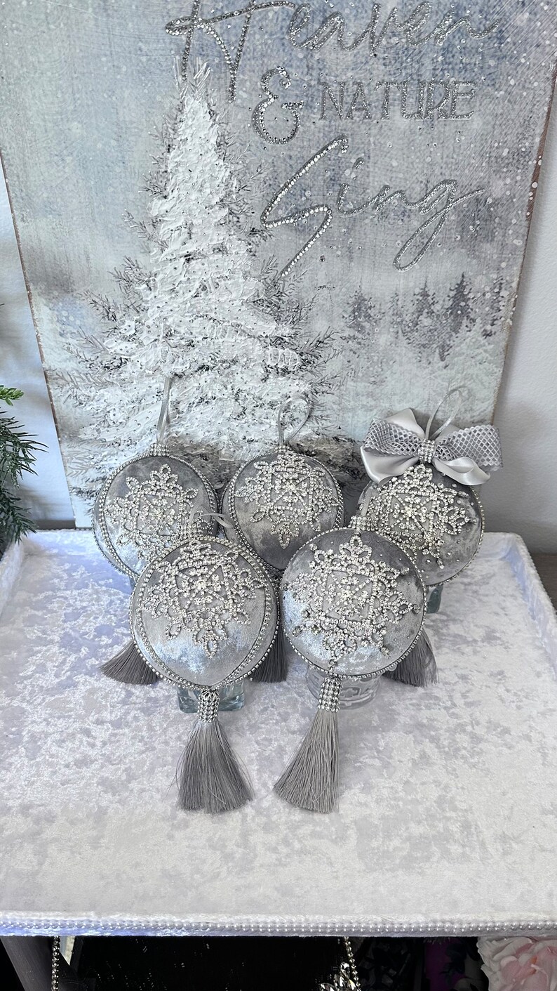 Christmas Handmade Ornament Jewel Gray Silver Velvet, Rhinestones, Lace 8” measuring with bow tassels bild 6