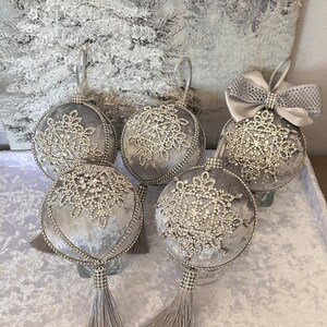 Christmas Handmade Ornament Jewel Gray Silver Velvet, Rhinestones, Lace 8” measuring with bow tassels bild 9