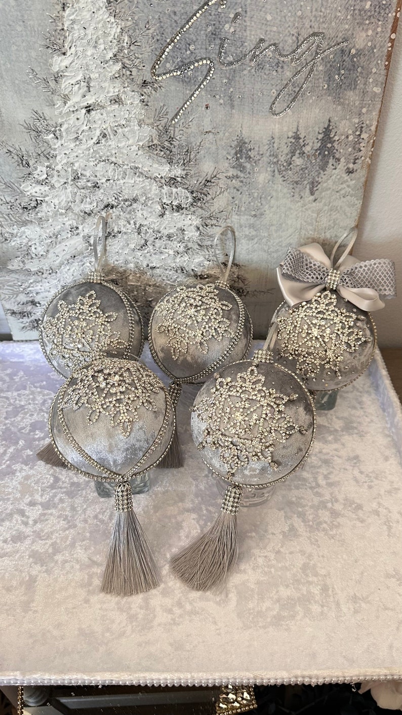 Christmas Handmade Ornament Jewel Gray Silver Velvet, Rhinestones, Lace 8” measuring with bow tassels bild 9