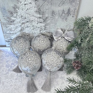 Christmas Handmade Ornament Jewel Gray Silver Velvet, Rhinestones, Lace 8” measuring with bow tassels bild 3
