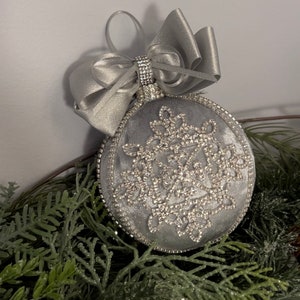 Christmas Handmade Ornament Jewel Gray Silver Velvet, Rhinestones, Lace 8” measuring with bow tassels bild 2