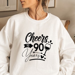 Prost auf 90 Jahre SVG, 90 Jahre Jubiläum svg, 90er Geburtstag png, 90er Geburtstagsgeschenk, Dateien für Cricut, 90er Geburtstag Dekoration