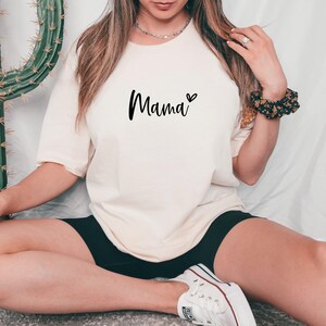 Mama Heart SVG PNG, Mama z sercem SVG, Dzień Matki SVG, Mama SVG, Mama Png, Plik do cięcia Mama, Życie Mamy SVG, Pobierz Mama, Mama DXF zdjęcie 7