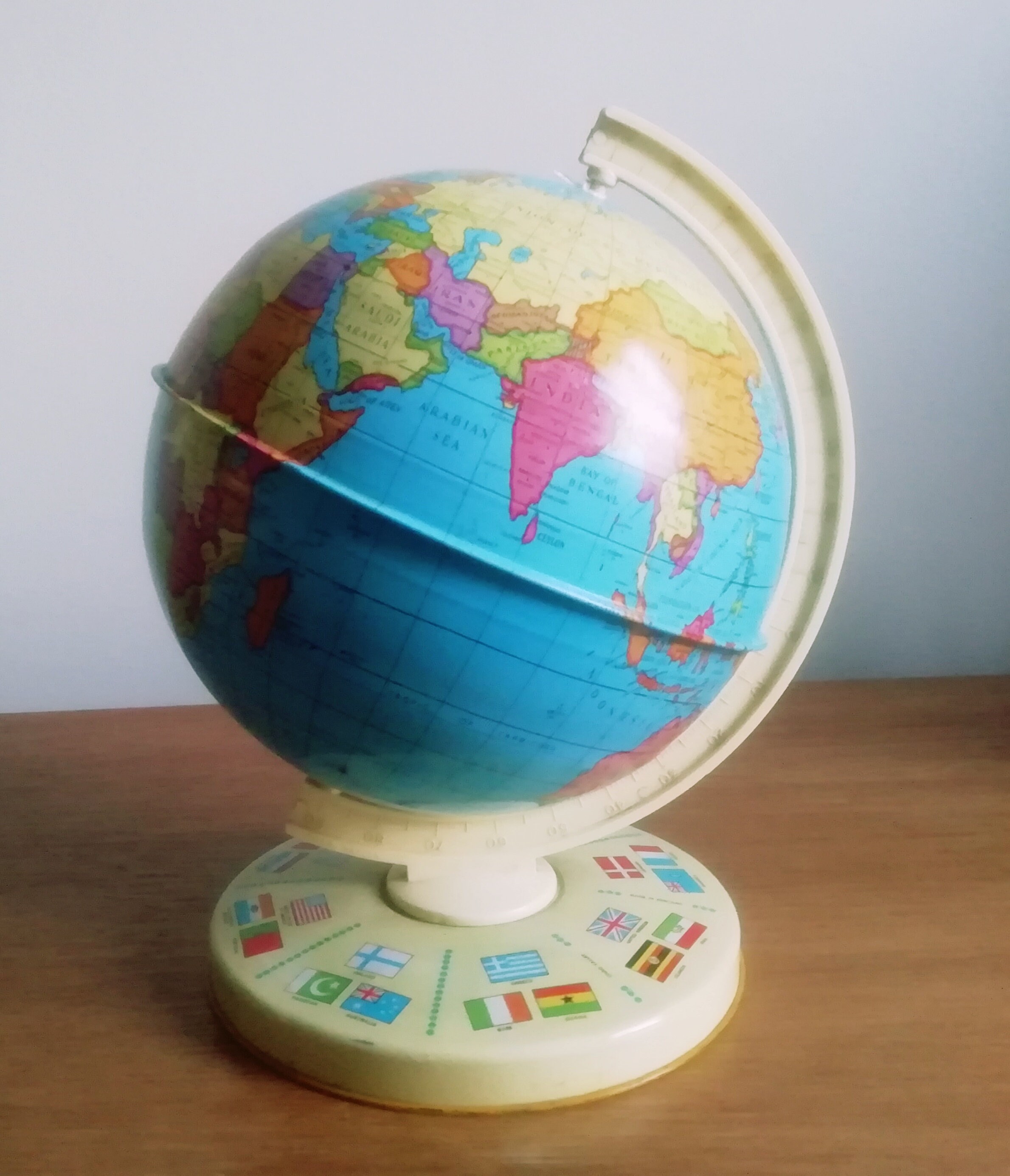 Chad Valley Chad Valley Globe of the World Boxed vintage tin plate 1960s excellent condition 