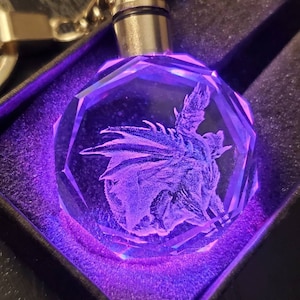 Alatreon Color Changing LED Premium Crystal Laser Engraved 2D Picture Keychain with Souvenir Gift Box & Battery
