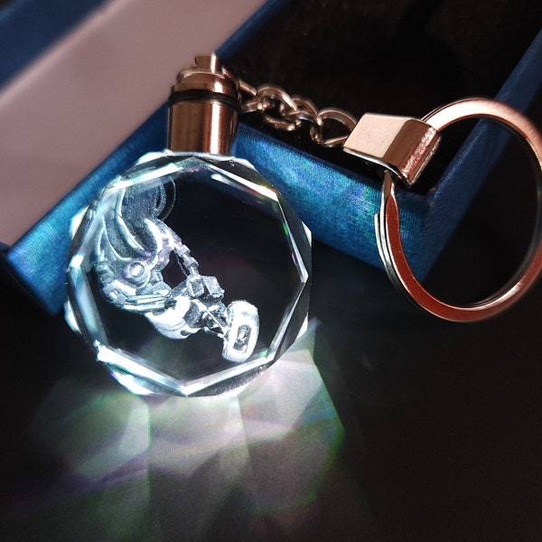 Portal 2 Glados Color Changing LED Premium Crystal Laser Engraved 2D Picture Keychain with Souvenir Gift Box & Battery