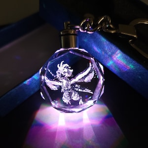 Legend of Zelda Farbwechsel LED Premium Kristall Lasergravur 2D Bild Schlüsselanhänger mit Souvenir Geschenkbox & Batterie
