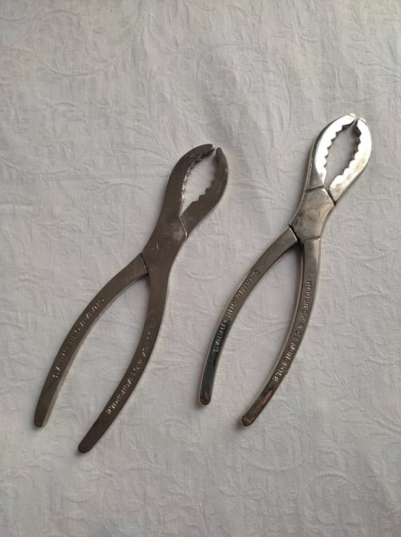 Deux Ouvre-Bouchons de Champagne Millésimés