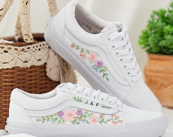 Op maat geborduurde bestelwagens: sneakers voor bruidshuwelijk, bloemdessin, cadeau voor bruid