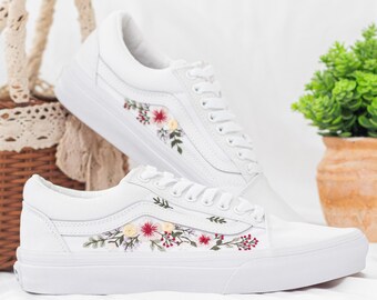 Vans met geborduurde bloemen bruidssneakers met dahlia-bruiloft: comfortabele dansschoenen voor bruid Rustiek boho-huwelijk
