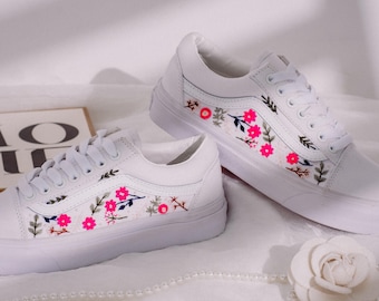 Brudblommor Broderade Vans Bröllop, Anpassade Vans Broderade Blommor, Rosa Broderade Vans Slip-On, Bröllopsskor, Present Till Henne
