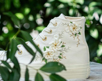 Personalized Wedding Converse with White Floral Embroidery, Custom Names, Elegant Bridal High Top Sneakers