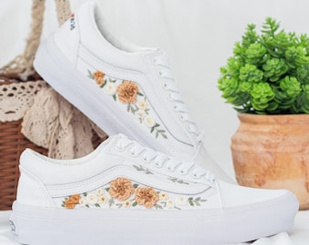 Neutrale bruidssneakers champagne bruidsschoenen, comfortabele geborduurde bloemen bruidsschoenen, gepersonaliseerde bruiloftssneakers