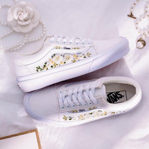 Bestickter Vans Custom, Rose, Pfingstrosen Blumen Bestickter Vans Slip On, Hochzeitsblume Bestickter Vans, Individueller Vans Stickerei Braut Blume