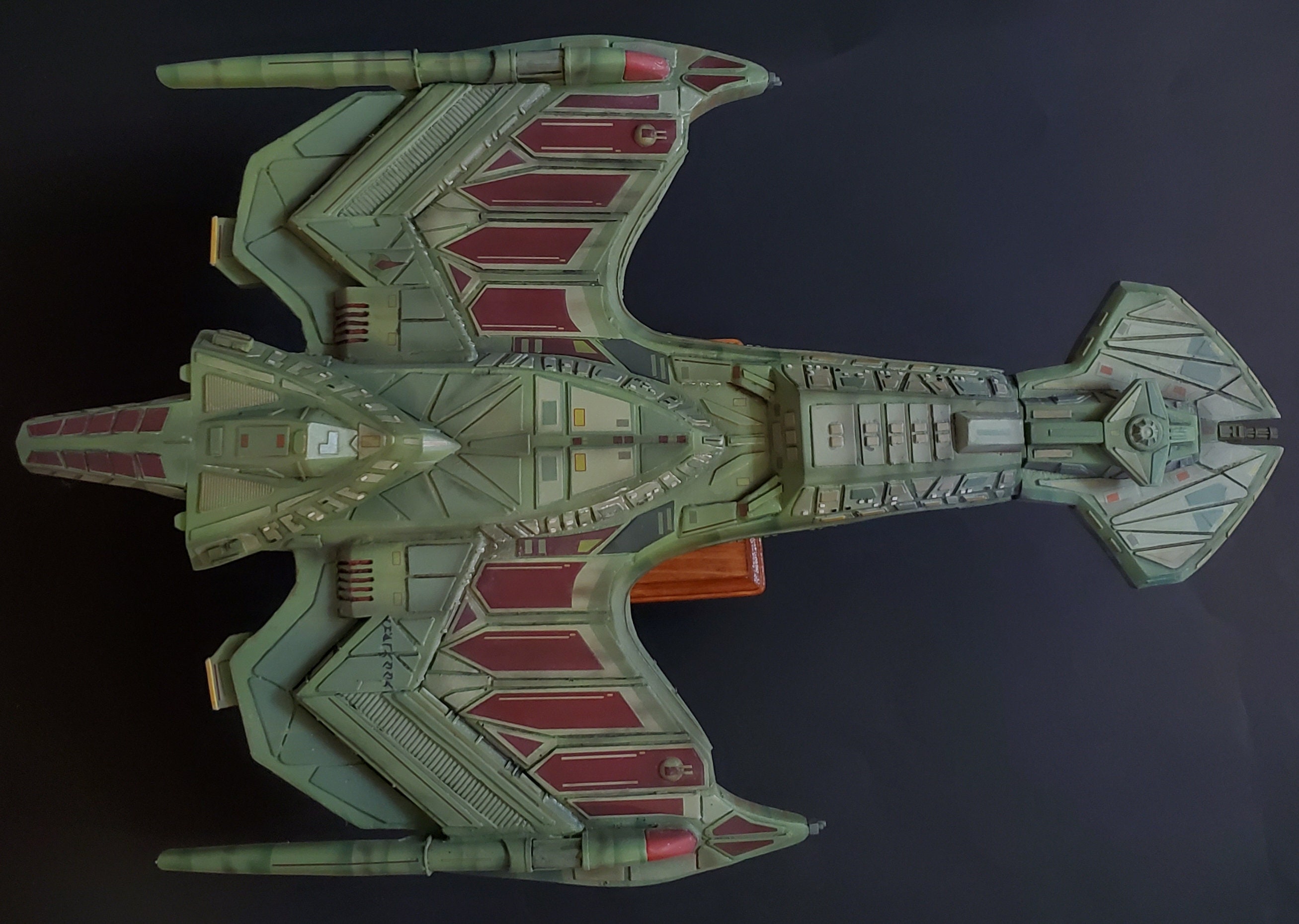 MASSIVE Fully Finished 1/1400 Scale Star Trek Klingon Negh'var Class ...