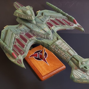 MASSIVE Fully Finished 1/1400 scale Star Trek Klingon Negh&#39;var class starship pro-built display model