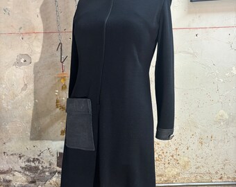 vestido vintage de piel sintética negro hecho a mano de los años 60