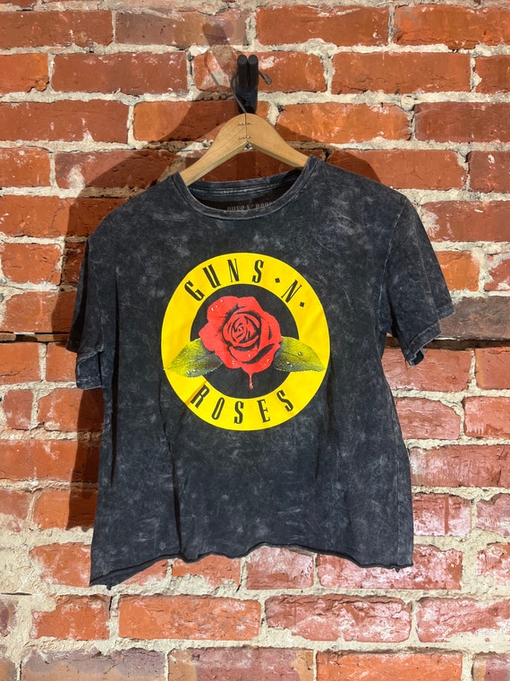 guns & roses medium black graphic vintage preowne… - image 2