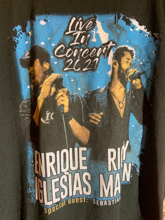 Enrique iglesias & ricky Martin large black graphi