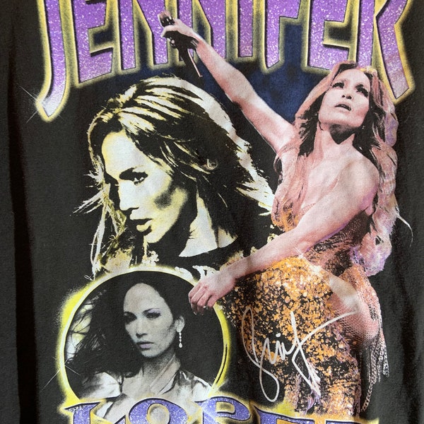 Jennifer Lopez small black graphic tshirt