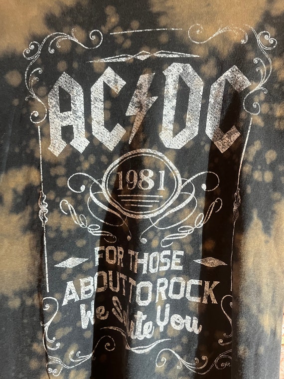 Acdc medium black bleached graphic vintage preown… - image 1