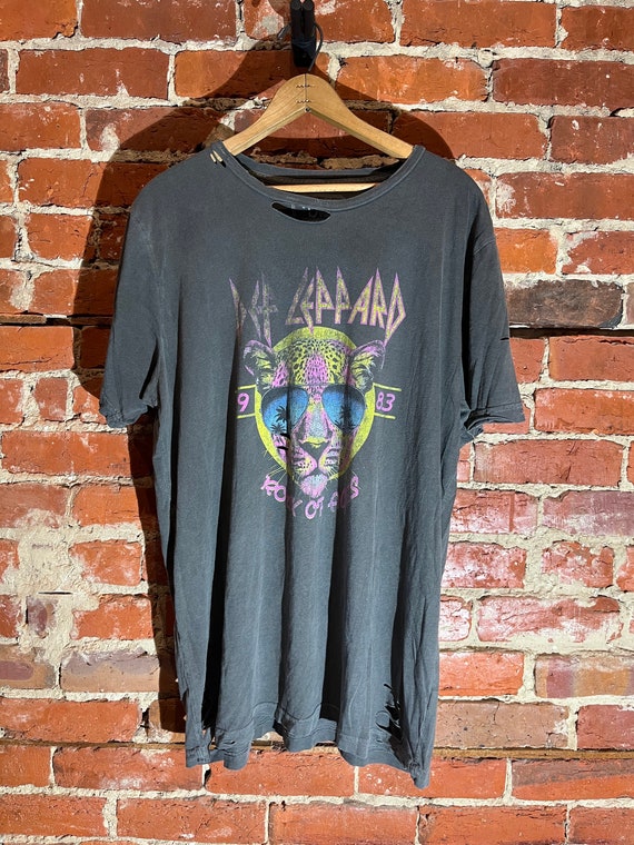 Def Leppard xlarge grey graphic vintage preowned … - image 2