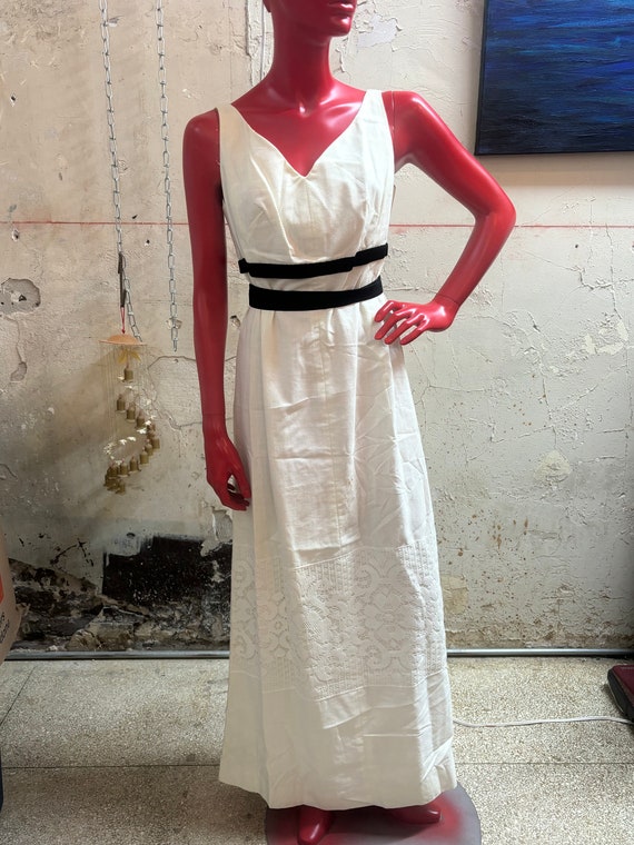 Vintage 60s/70s handmade preowned white dress with