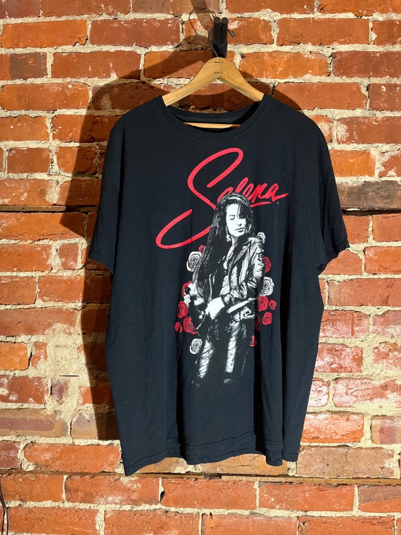 Selena xlarge black graphic vintage preowned tshi… - image 2