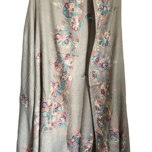 Ladies wool shawl Hand Embroidered,Ladies Chaddar /PakiWool Shawl