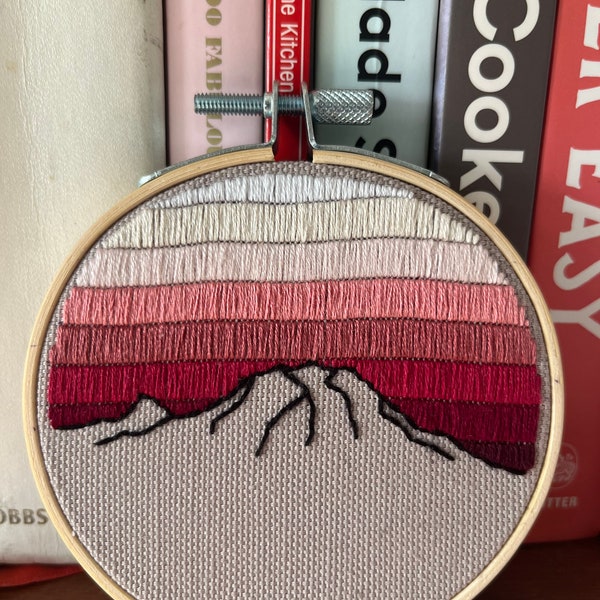 Mt. Rainier embroidered mini hoop - Pinks