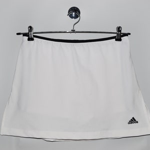 Adidas Skorts Tennis Skirt White Shorts Three Stripes Sportswear Active Athletic Climalite Sport Streetwear Sz Youth XL Fits like Women's M