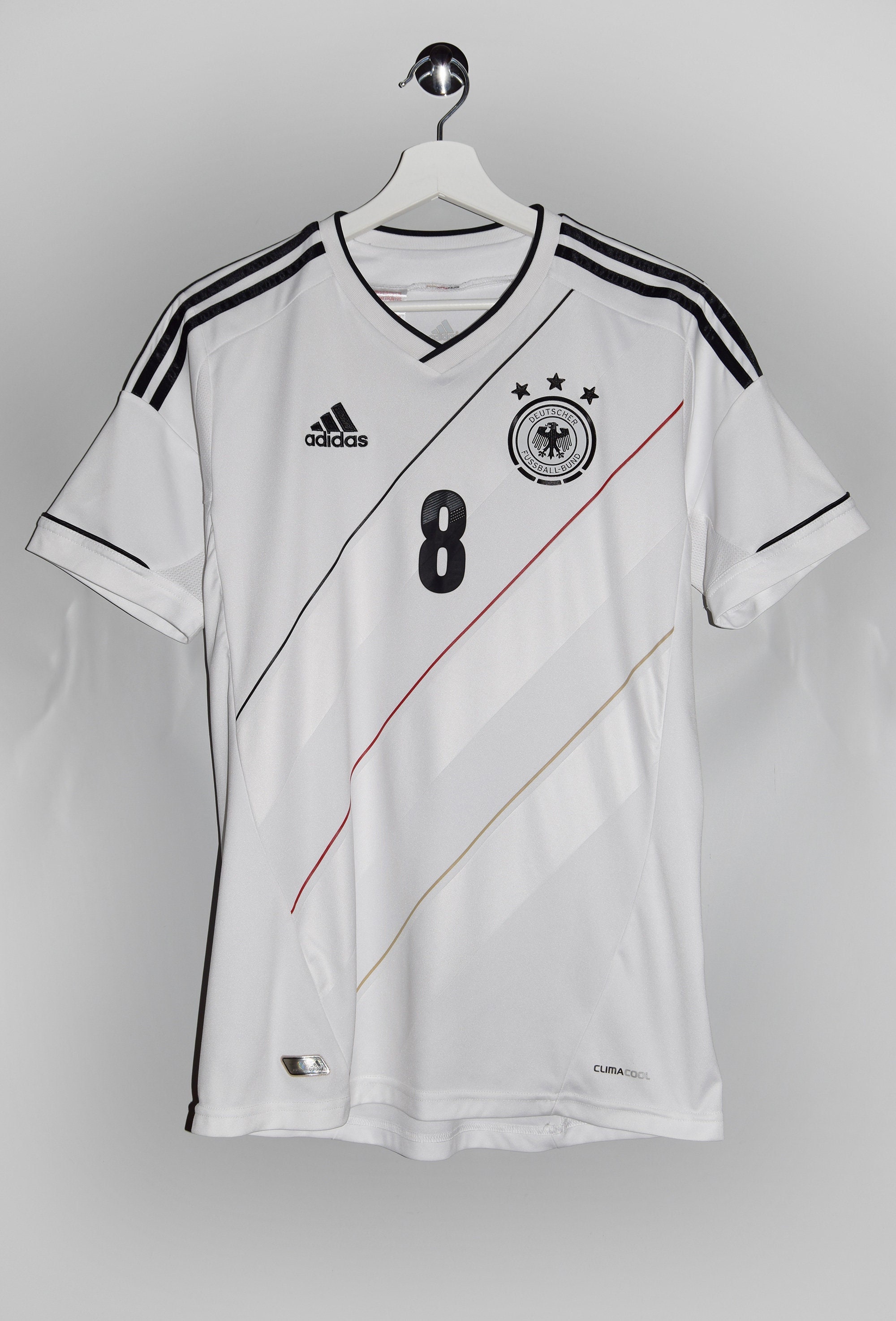 StreetGem Adidas x deutscher Fussball-Bund x Özil 8 Jersey / V-Neck Football T-Shirt / Sportswear / Size Youth XL - Fits Men's S