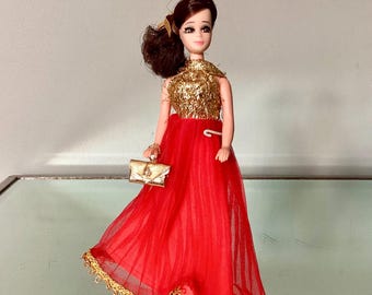 Dawn Doll MAUREEN, Dawn Modeling Agency, In Red and Gold FLUTED FLUTTER Gown, Beautiful Brunette Hair with Ponytail, Topper Doll, 1970s