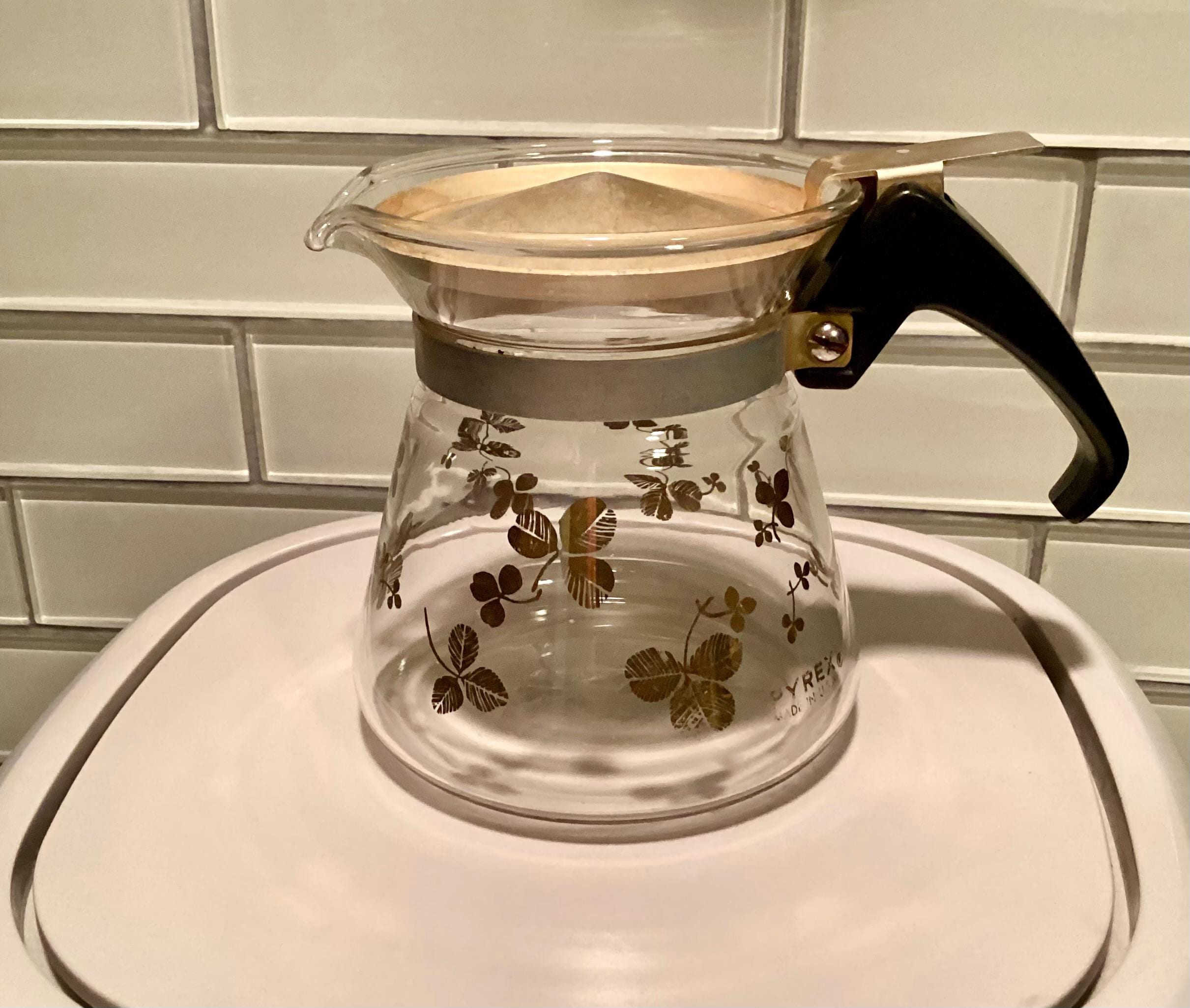 Pyrex GOLDEN CLOVER Carafe, SYRUP Dispenser, Mini Tea or Coffee