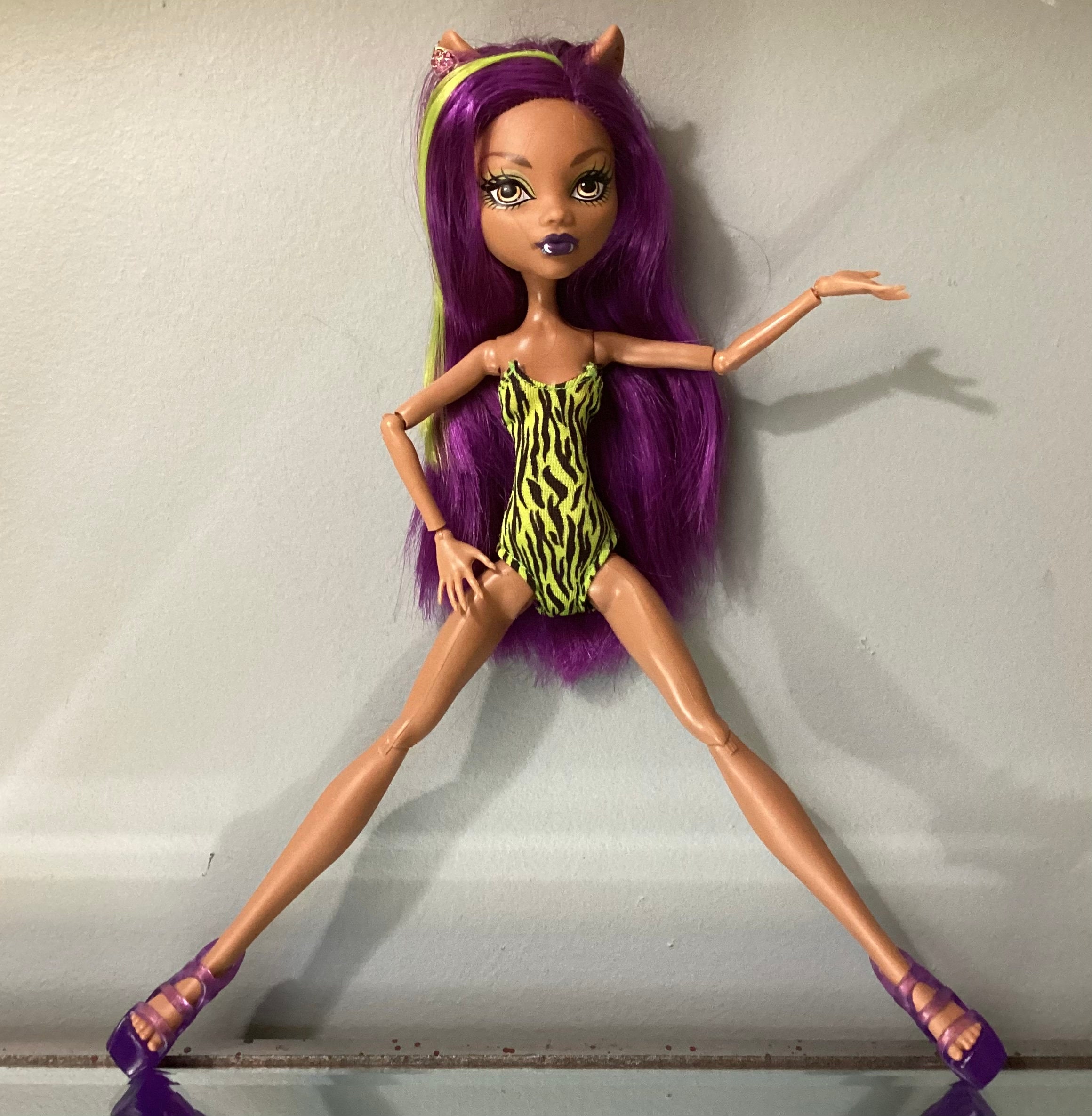 Boneca Monster High Básica Clawdeen Wolf Mattel em Promoção na Americanas