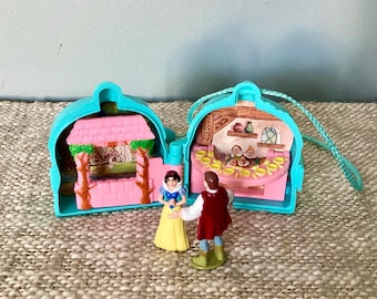 Disney SNOW WHITE Mini Play Set, Snow White and Prince Original FIGURES Included! Once Upon a Time Locket Toy, 1990s
