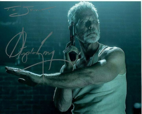 スティーブン・ラングのサイン入り8x10ドント・ブリーズ・ザ・マン写真