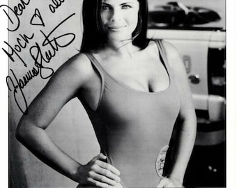 Yasmine Bleeth autographed signed 8.5x11 baywatch caroline holden photograph - to pat