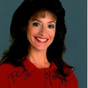 Patti LuPone gesigneerde, gesigneerde 8 x 10 Life Goes On Libby Thatcher-foto - aan John