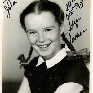 Gigi Perreau autographed signed 8x10 the lady pays off photograph - to John