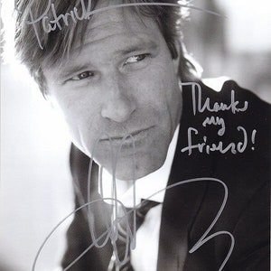Aaron Eckhart autographed signed 8x10 photograph - to patrick