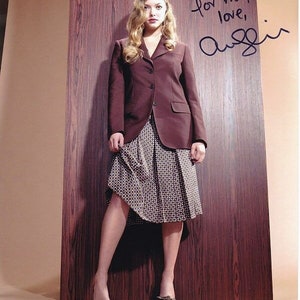 Amanda Seyfried autographed signed 8x10 photograph - to wayne