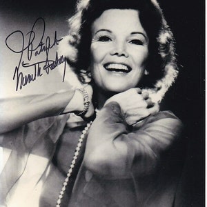 Nanette Fabray gesigneerde gesigneerde foto van 8 x 10 - naar patrick