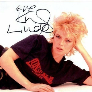 Kim Wilde autographed signed 8x10 photograph - to eve