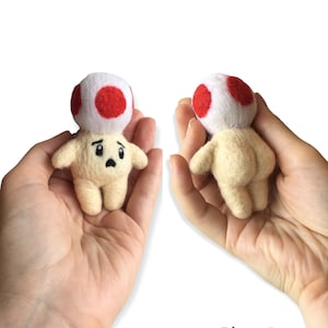 Toad but he&#39;s Naked and Afraid - naaldvilt 100% schapenwol