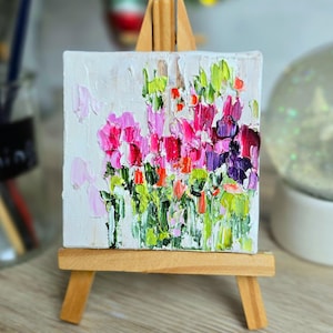Rosa Blumen – Original-Ölgemälde auf Leinwand mit kleiner Staffelei 3x3 Inch (7x7 cm) Strukturreiche Pastose Technik Gemälde Auf Bestellung