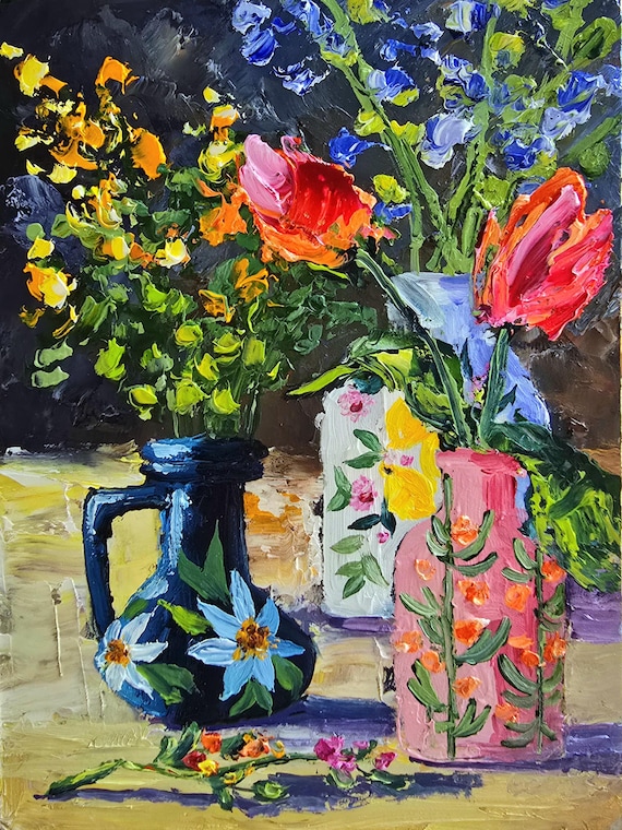 花瓶の油絵 ピンクと黄色の花 花瓶の油絵 ピンクと黄色の花 ピンクの椿の油絵：素朴なキッチン