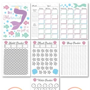Peut inclure: Un planificateur imprimable sur le thème de la sirène. Le planificateur comprend des sections pour les calendriers mensuels et annuels, le suivi des habitudes, le suivi de l'humeur, le suivi du sommeil et l'apport en eau. Le planificateur présente une illustration de sirène avec le texte "Be a Mermaid in a sea full of fish".