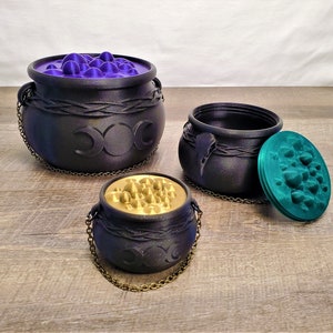Witch&#39;s Cauldron Bowl with Bubbling Potion Lid and Chain - Spooky Halloween Goth Decor - RPG Dice Holder Stash Storage - Autumn Fall Gift