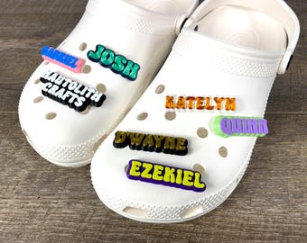 Custom Name Charm for Clogs Shoes - Personalized Text and Numbers Pin for Foam Sandals - Bulk Discounts Available - Bubble Letter Style Font